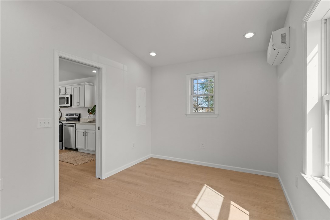 64 Burnside Avenue unit 4