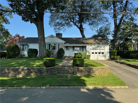 Single Family Residence in Cranston RI 162 Glen Ridge Road.jpg