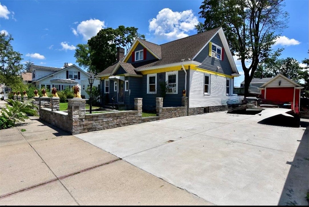 262 West Forest Avenue