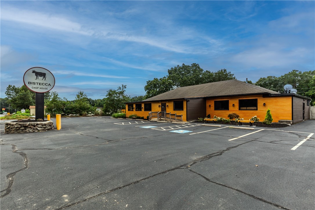 332 Farnum Pike