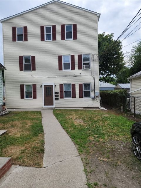 14 Catherine Street 3 Bristol RI 02809