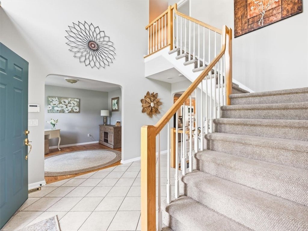 48 Hummingbird Lane