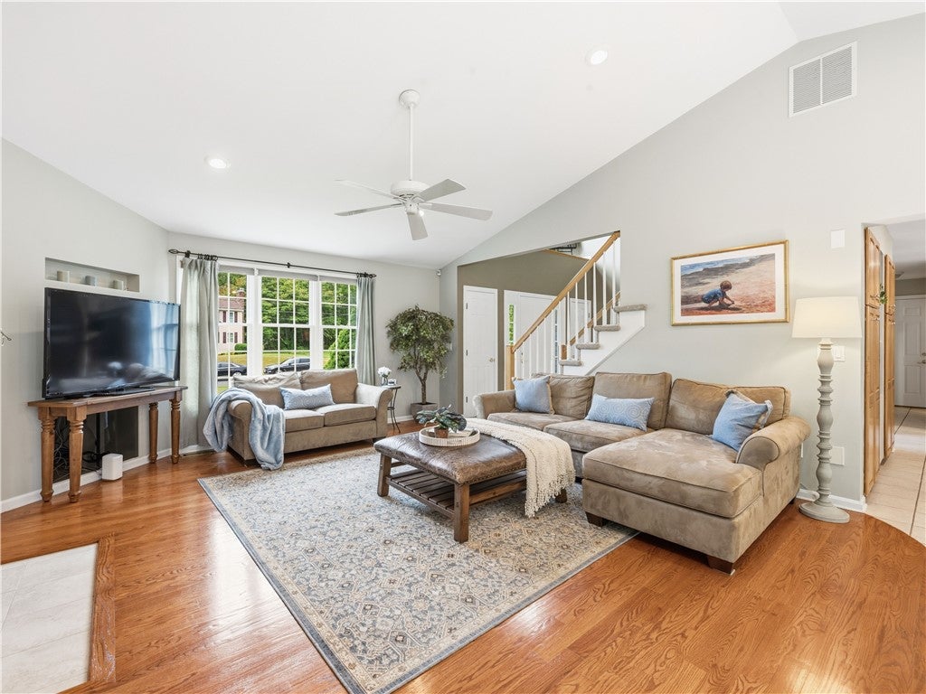 48 Hummingbird Lane