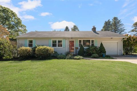 55 Dahlia Drive North Kingstown RI 02852