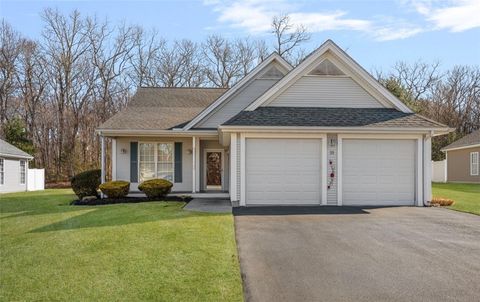 21 Cambridge Circle Smithfield RI 02917