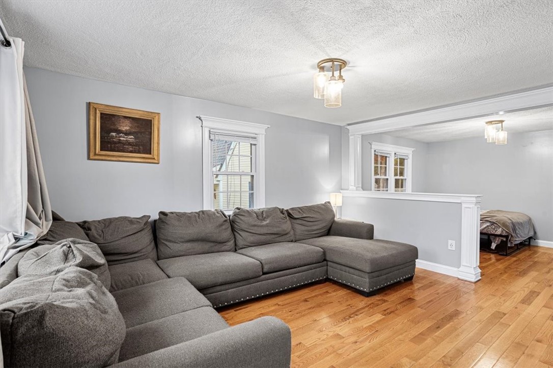 Smithfield, Rhode Island 02917, United States, 3 Bedrooms Bedrooms, ,1 BathroomBathrooms,Residential,Active,232218