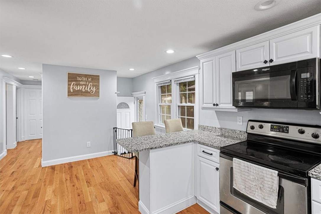 Smithfield, Rhode Island 02917, United States, 3 Bedrooms Bedrooms, ,1 BathroomBathrooms,Residential,Active,232218