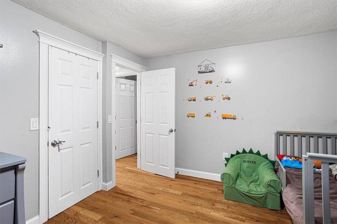 Smithfield, Rhode Island 02917, United States, 3 Bedrooms Bedrooms, ,1 BathroomBathrooms,Residential,Active,232218