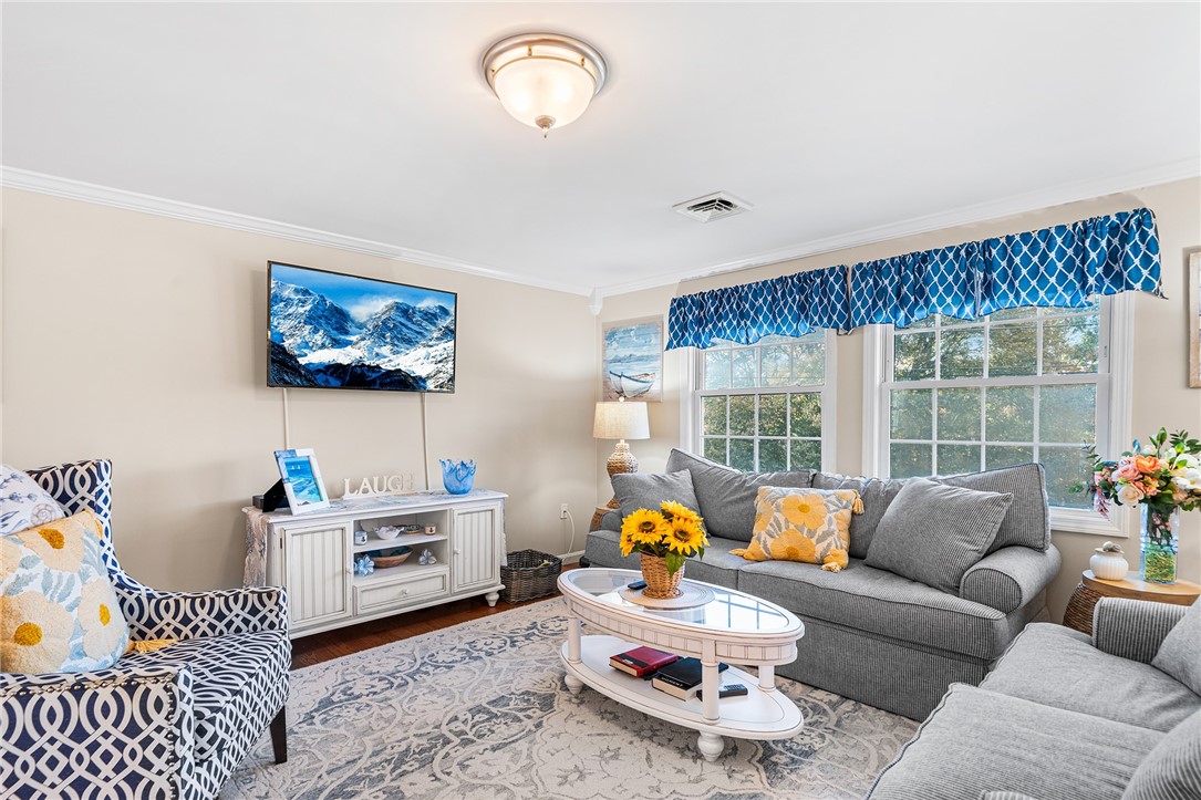 5 Leland Point Drive