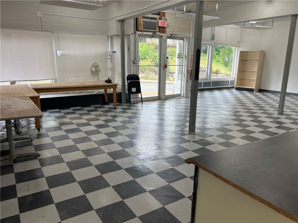 West Warwick, Rhode Island 02893, United States, ,Residential,Active,194599