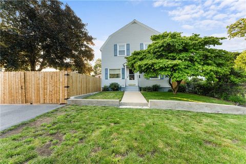89 Crescent View Avenue East Providence RI 02915