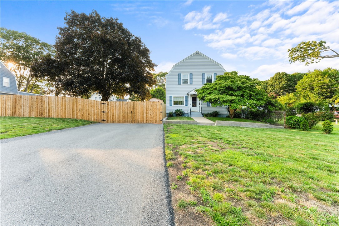 89 Crescent View Avenue