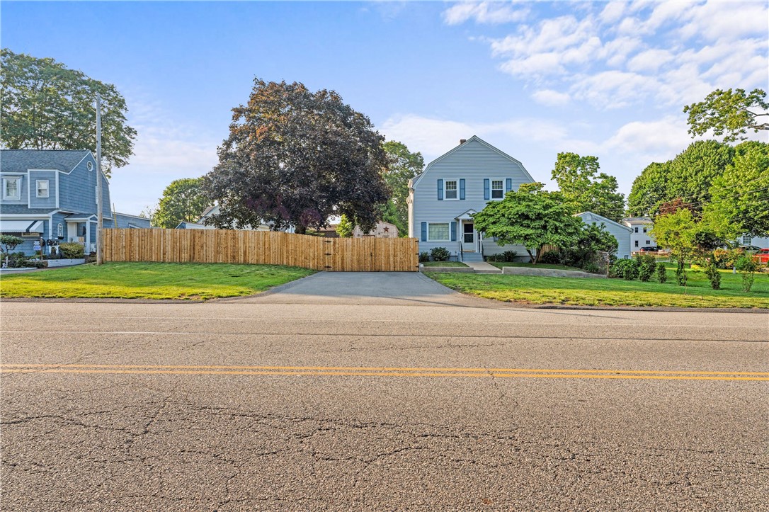89 Crescent View Avenue