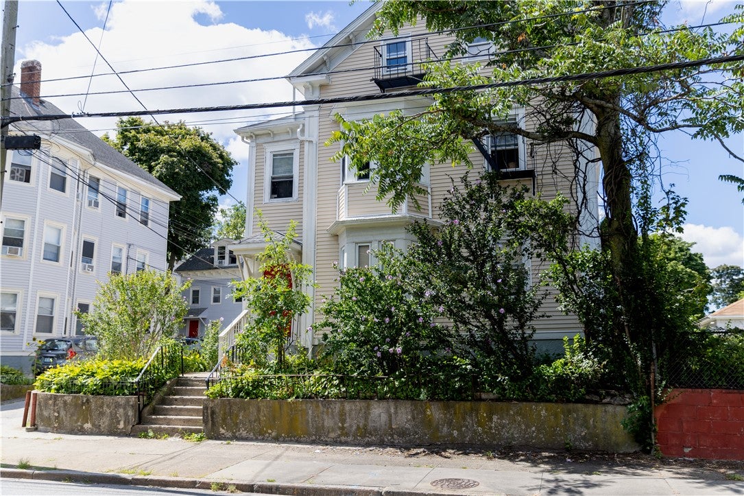 191 Dexter Street 199