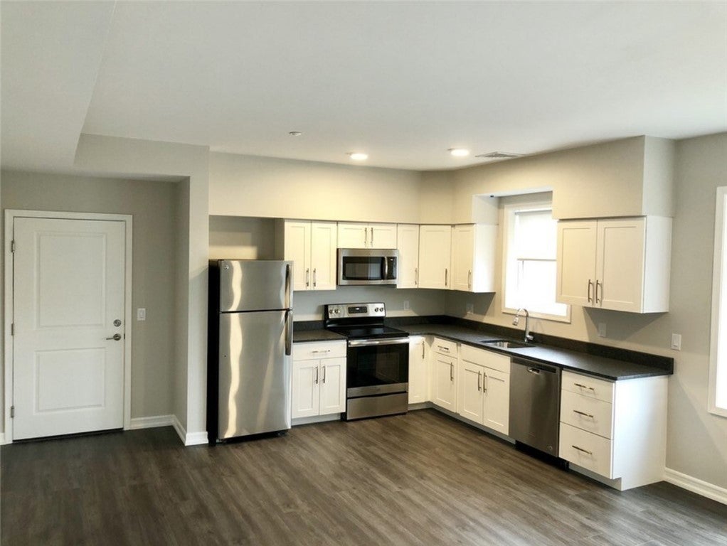 40 Jones Street 203