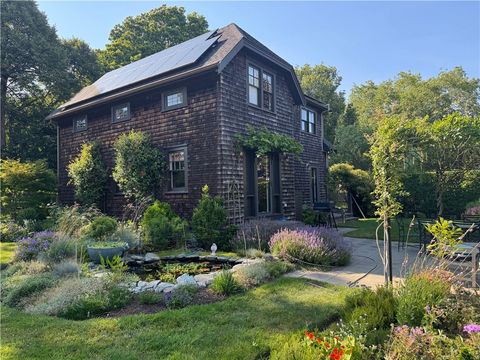 68 Sachuest Way Middletown RI 02842