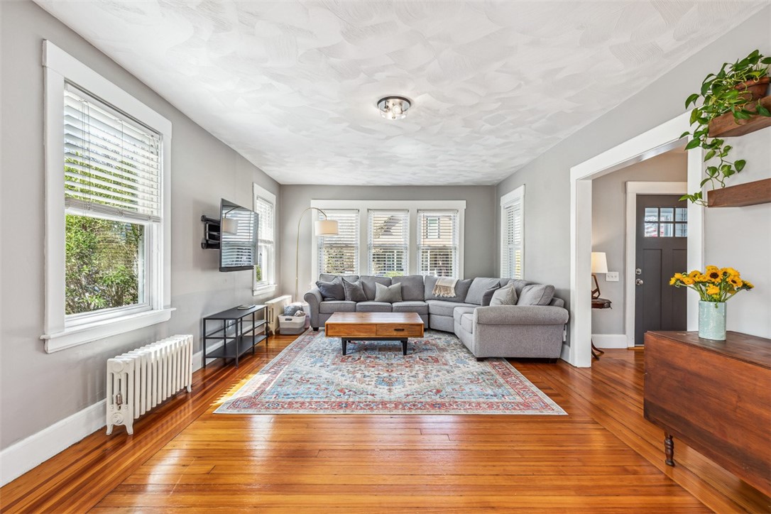 33 Catalpa Avenue
