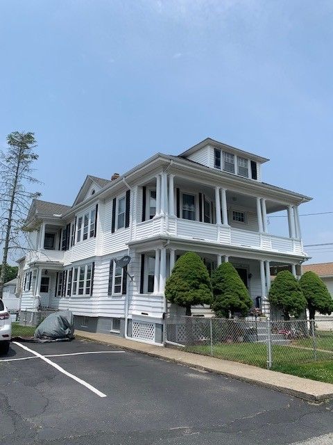 17 19 Brown Street East Providence RI 02914