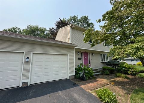 66 Foxglove Drive Cranston RI 02920