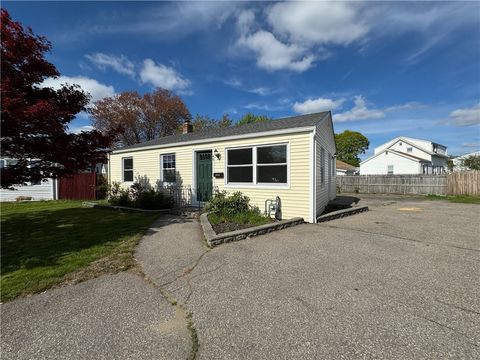 Single Family Residence in Pawtucket RI 40 Rose Drive.jpg