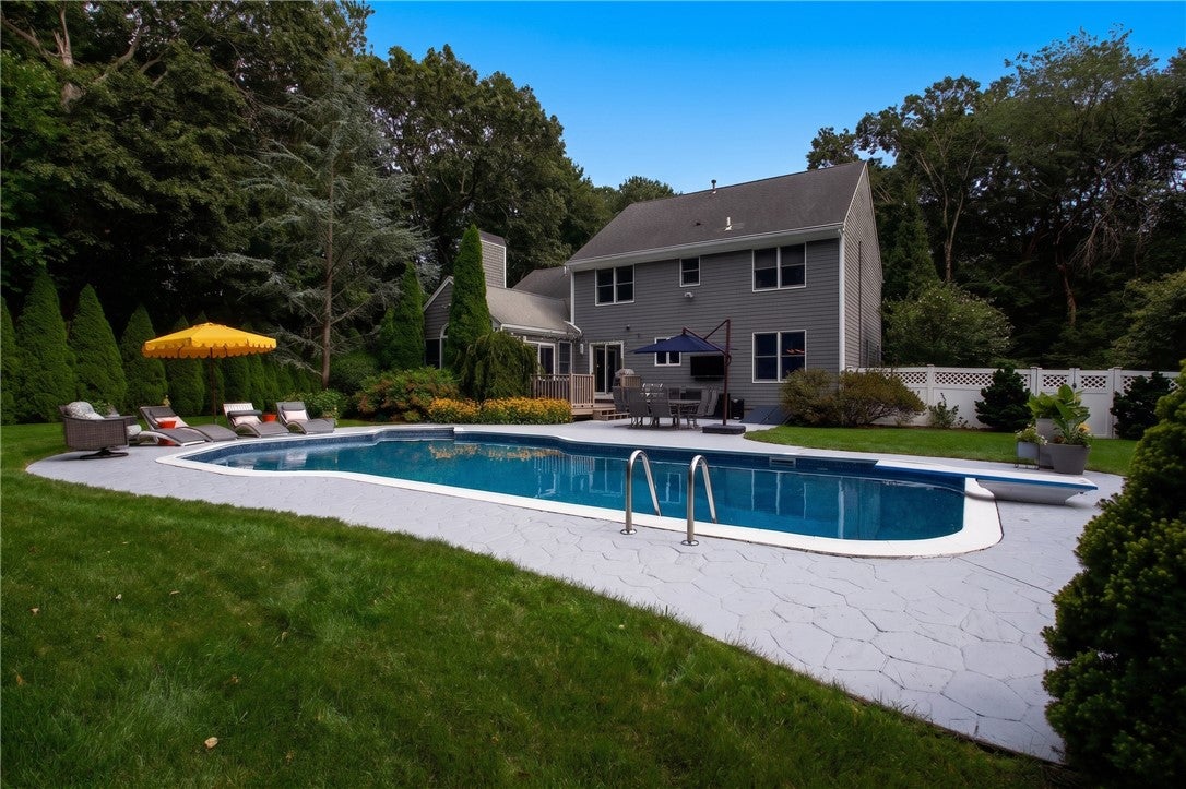 205 Holly Hills Lane