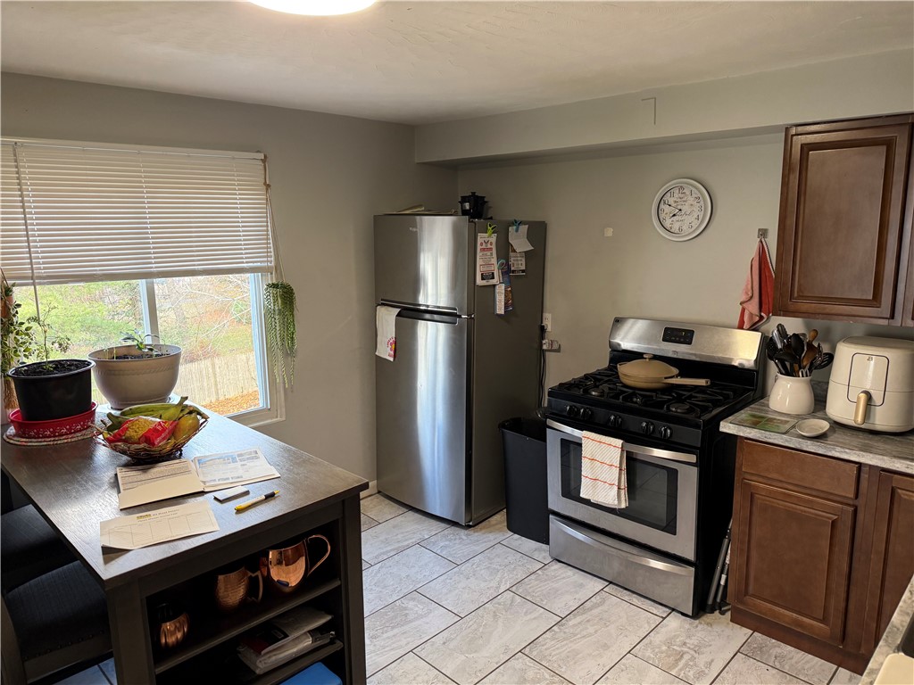 595 Main Street South