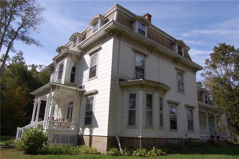 7 Nichols Lane 5 Hopkinton RI 02832