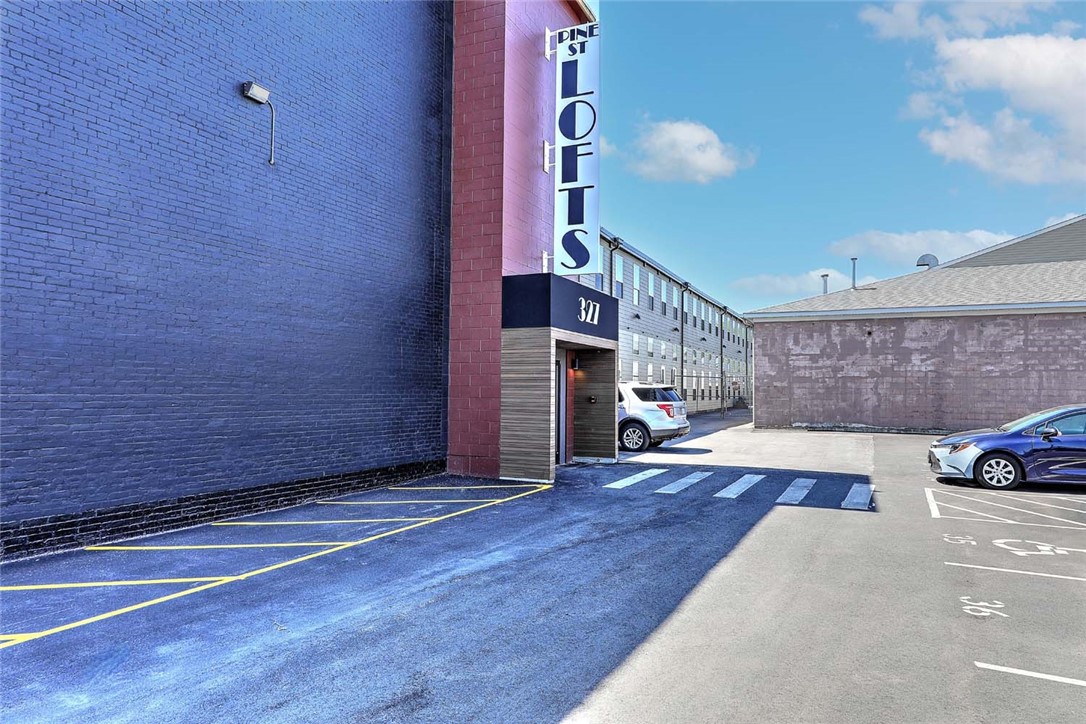 327 Pine Street 1030