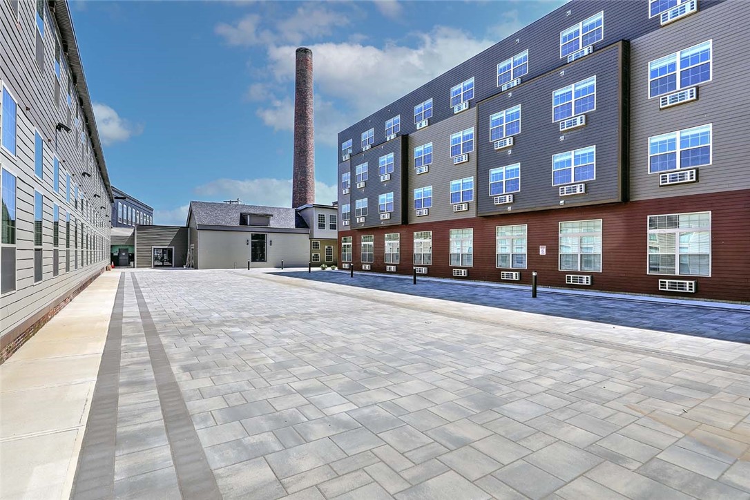 327 Pine Street 1030