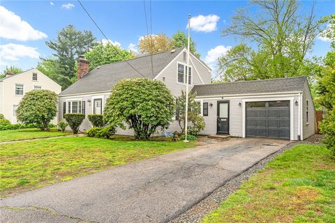 20 Algonquin Road East Providence RI 02916