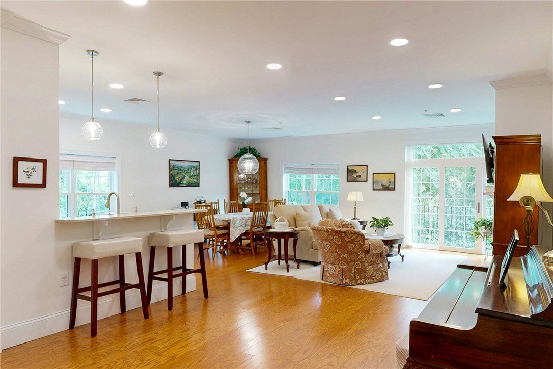 1404 South County Trail 203
