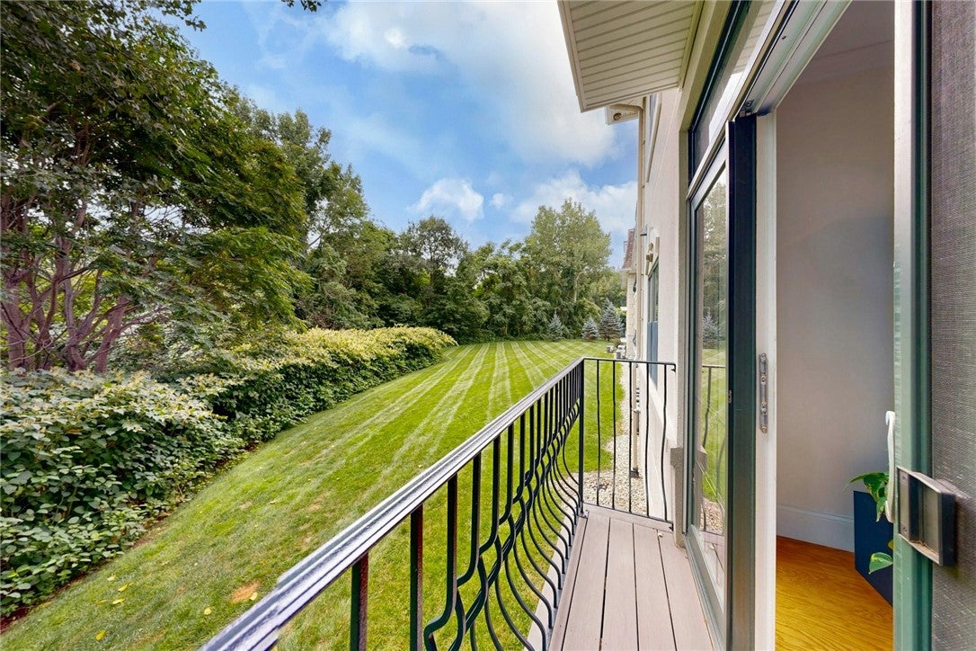 1404 South County Trail 203