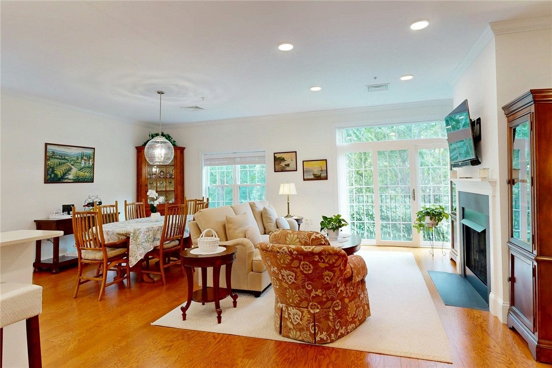 1404 South County Trail 203