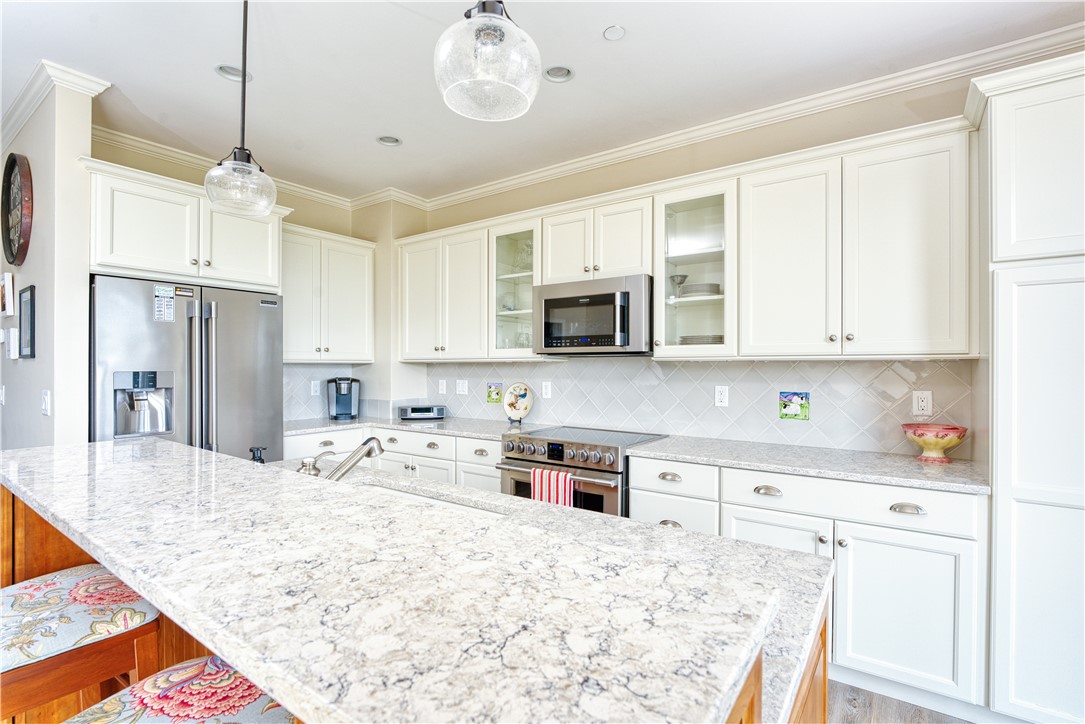 9 Compass Way 202
