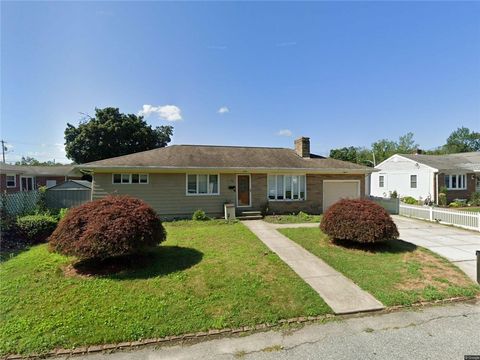12 Parkside Drive Johnston RI 02919