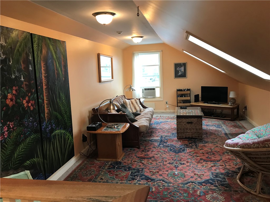 Newport, Rhode Island 02840, United States, 2 Bedrooms Bedrooms, ,2 BathroomsBathrooms,Residential,Active,157213