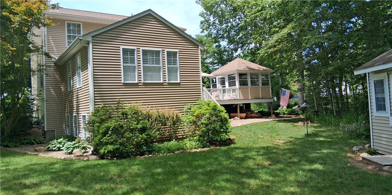 104 Peaked Rock Road