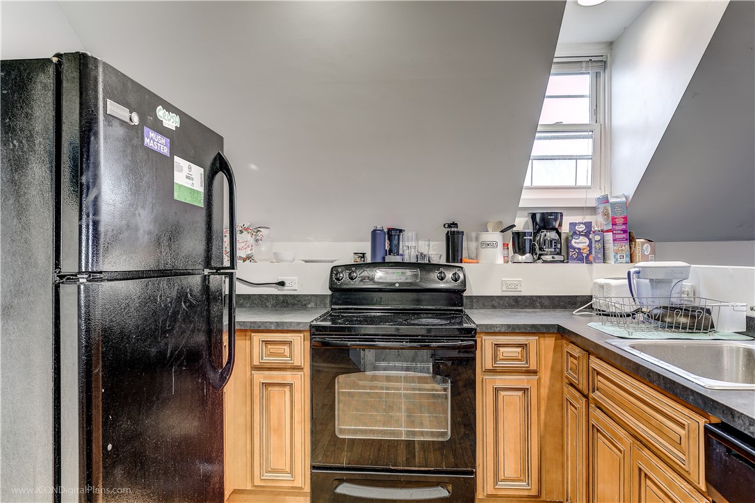 Newport, Rhode Island 02840, United States, 2 Bedrooms Bedrooms, ,1 BathroomBathrooms,Residential,Active,19178