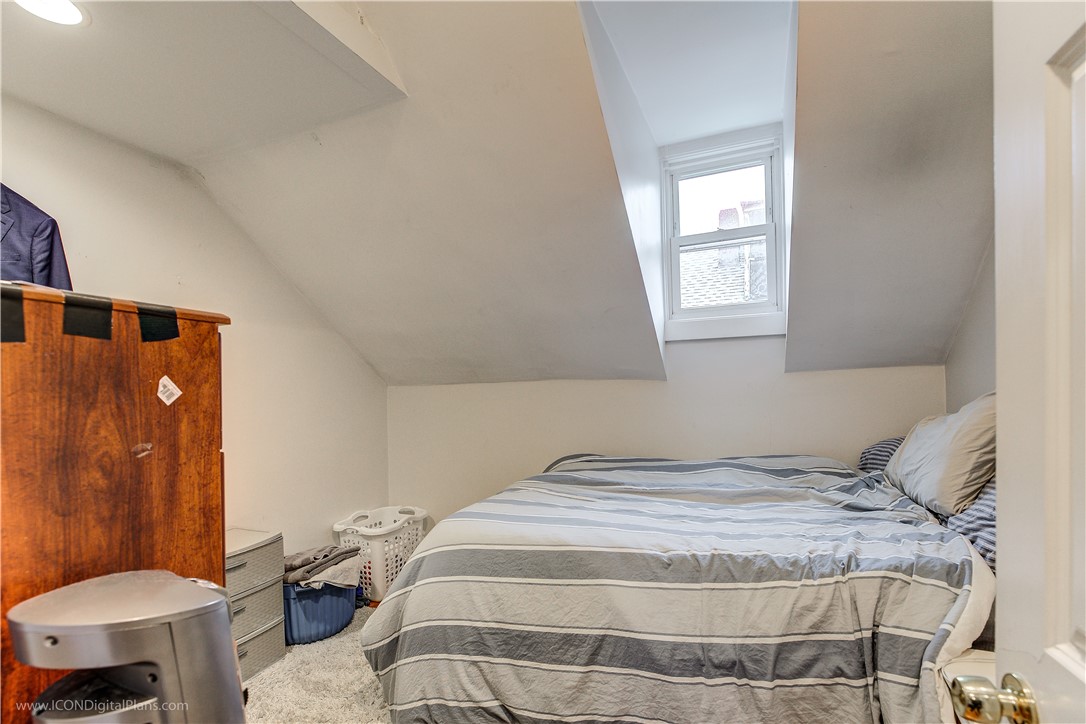 Newport, Rhode Island 02840, United States, 2 Bedrooms Bedrooms, ,1 BathroomBathrooms,Residential,Active,19178