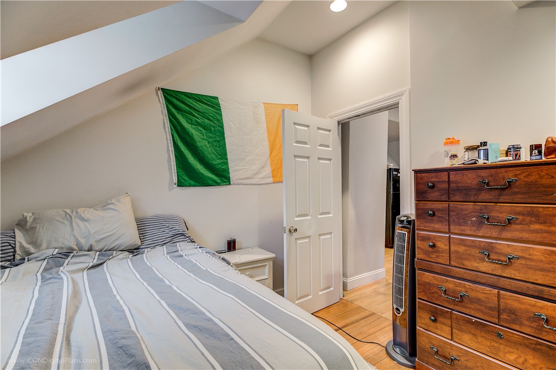 Newport, Rhode Island 02840, United States, 2 Bedrooms Bedrooms, ,1 BathroomBathrooms,Residential,Active,19178