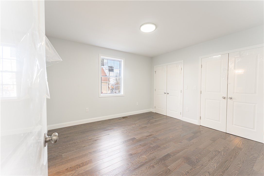 Providence, Rhode Island 02908, United States, 8 Bedrooms Bedrooms, ,4 BathroomsBathrooms,Residential,Active,248891