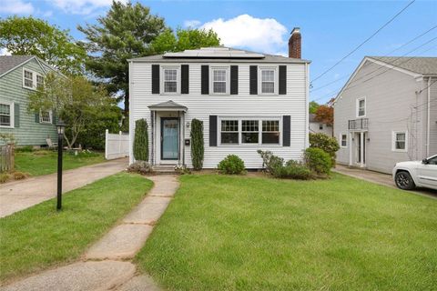 8 Dartmouth Avenue Warwick RI 02888