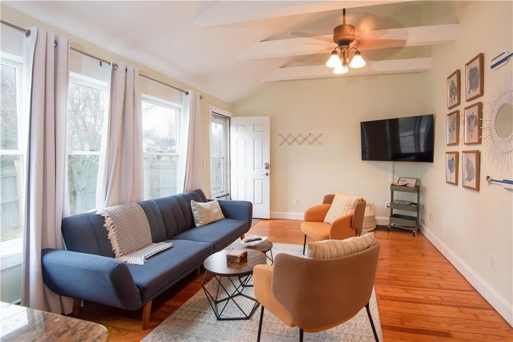 391 Aquidneck Avenue