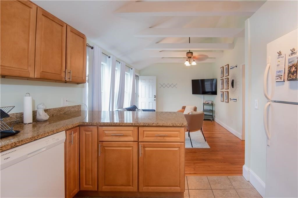 391 Aquidneck Avenue