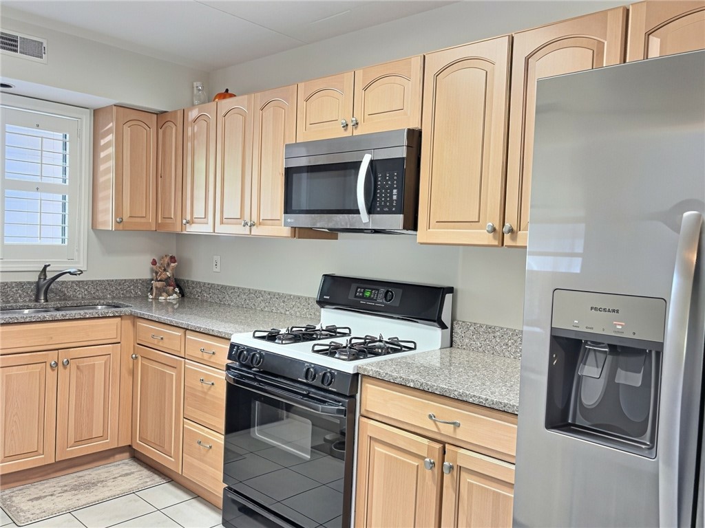 650 East Greenwich Avenue 7109