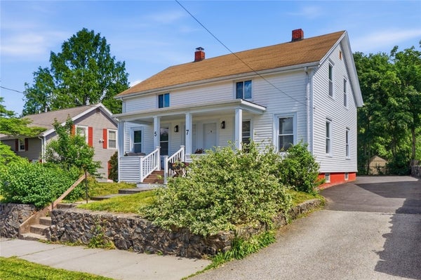 5 NELSON ST # 7, RUMFORD, RI 02916 - Image 71351a64c05d16b51ef3d8564e226940/1672870908