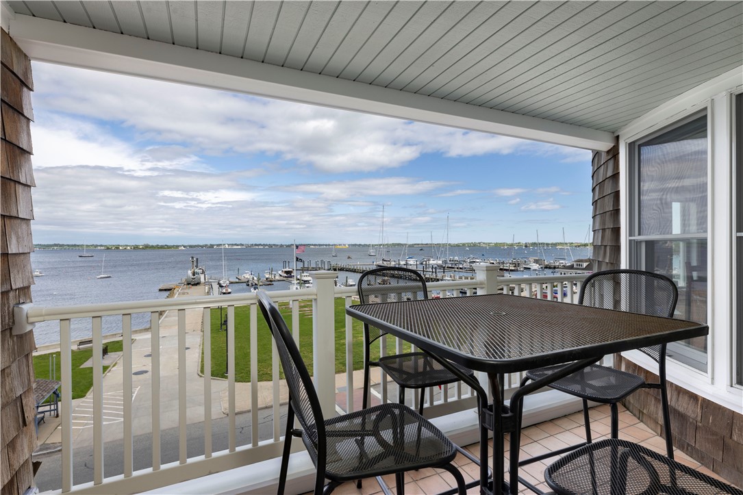 53 Conanicus Avenue 3A