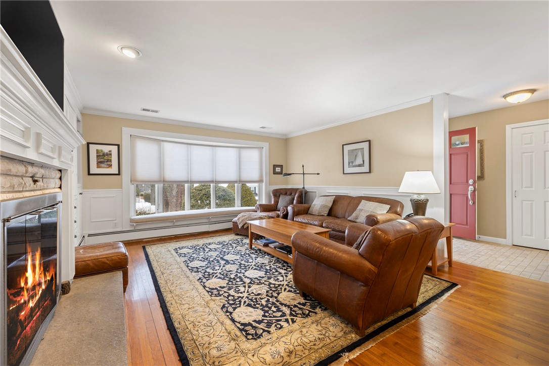 214 Meshanticut Valley Parkway