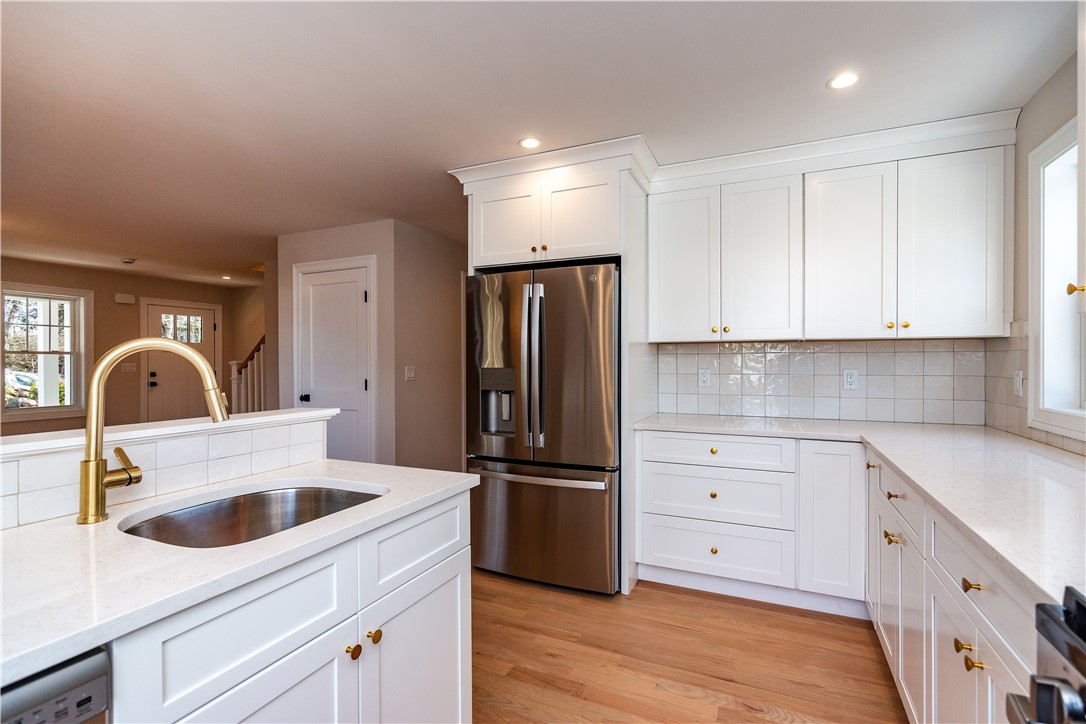 South Kingstown, Rhode Island 02879, United States, 2 Bedrooms Bedrooms, ,2 BathroomsBathrooms,Residential,Pending,251356