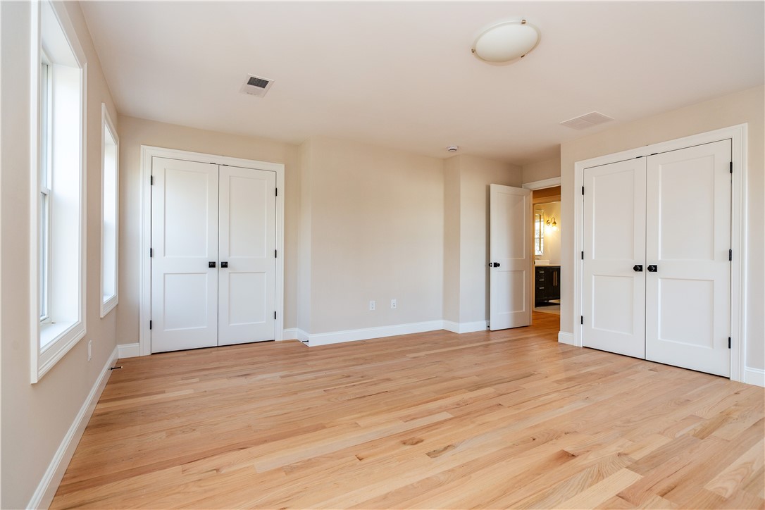 South Kingstown, Rhode Island 02879, United States, 2 Bedrooms Bedrooms, ,2 BathroomsBathrooms,Residential,Pending,251356